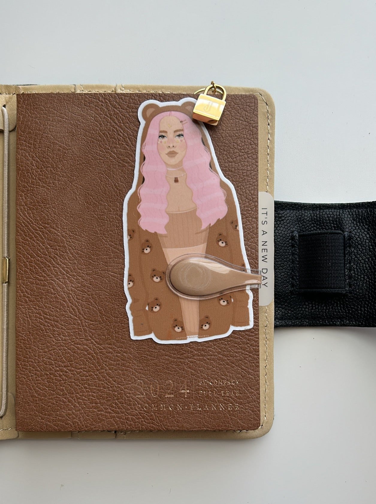 GLITCH black/beige quilted caviar passport TN - ALL SALES FINAL