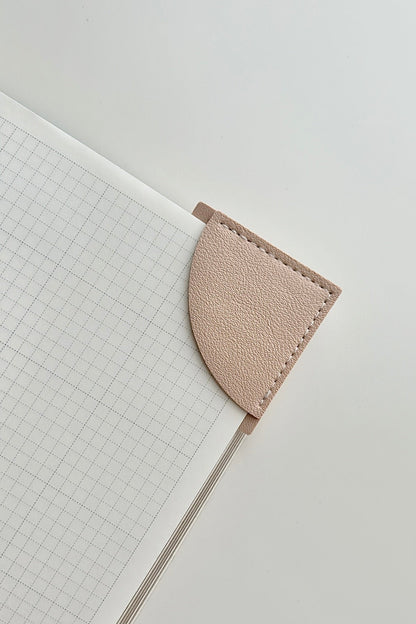 pie slice corner bookmark - PU