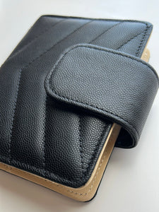 black/beige quilted caviar passport TN