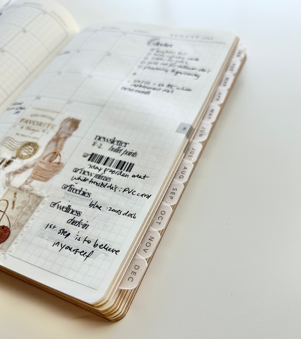 B6 plastic index tabs - months abbreviated