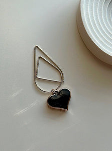 gold/black heart charm