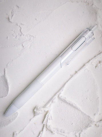 white minimalist pen